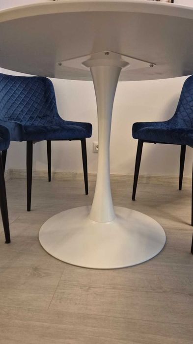 Set Masa Ringsted Jysk Ø100 albă cu 4 scaune VELIO Albastru Mobexpert