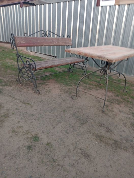 Продам кованый стол