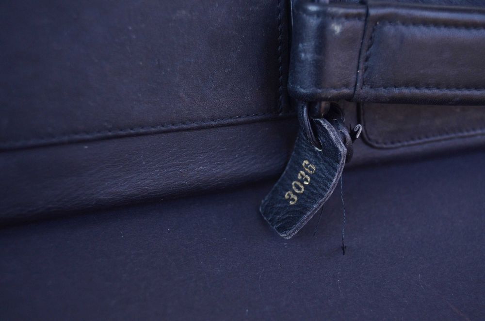 Geanta pentru costum din piele veritabila