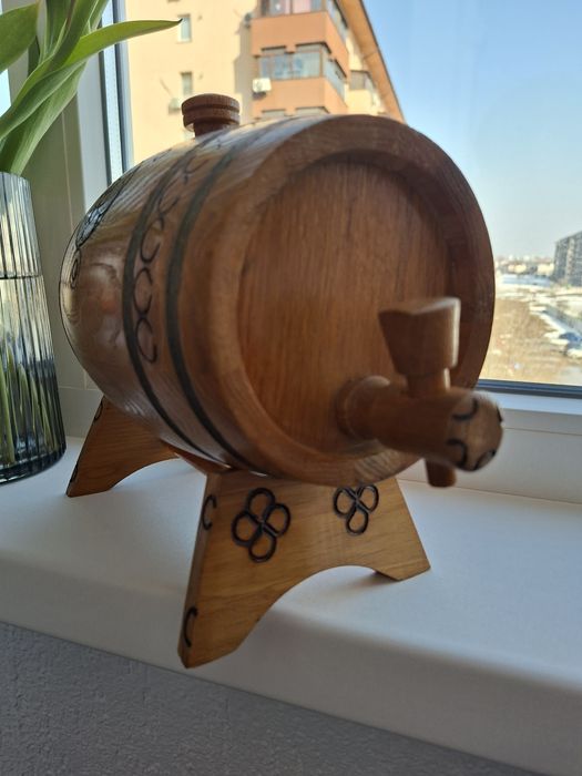Butoias din lemn de esență tare! Model deosebit!