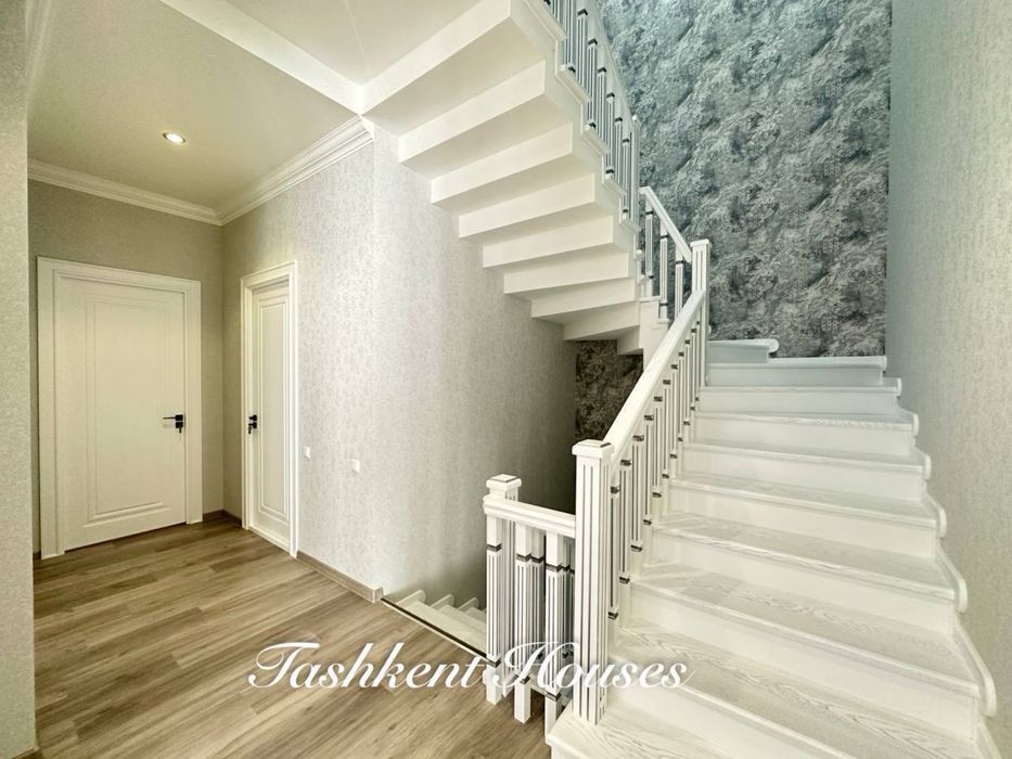 6 хонали 2 қаватли енги ховли сотилади