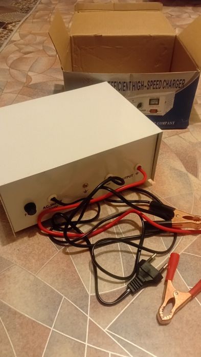 Продам зарядное устройство.