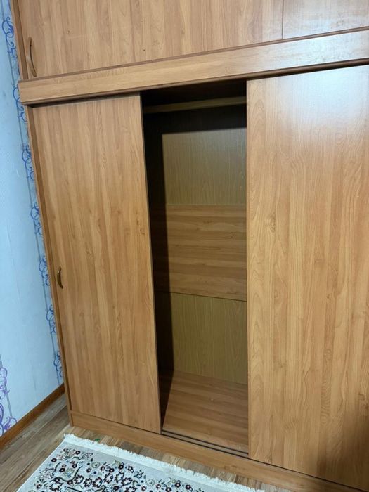 Продам Шифоньер купе! В отличном состоянии!
