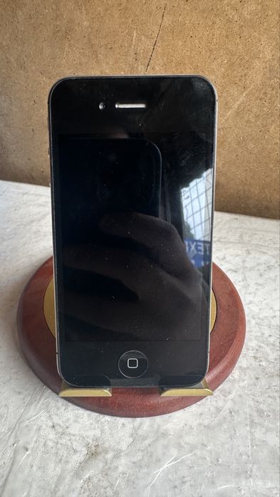 Продам iPhone 4 16GB
