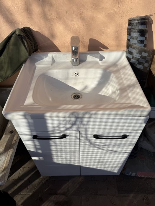 Раковина для ванной комнаты