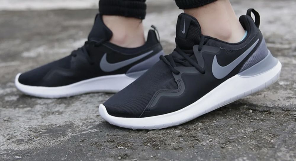 Женские спортивные кроссовки