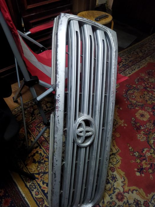 Продам решетку на крузак 100