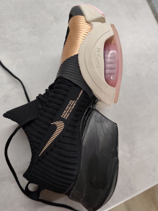 Маратонки Nike  39 номер