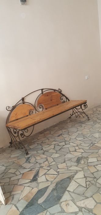 Продаётся скамейка.