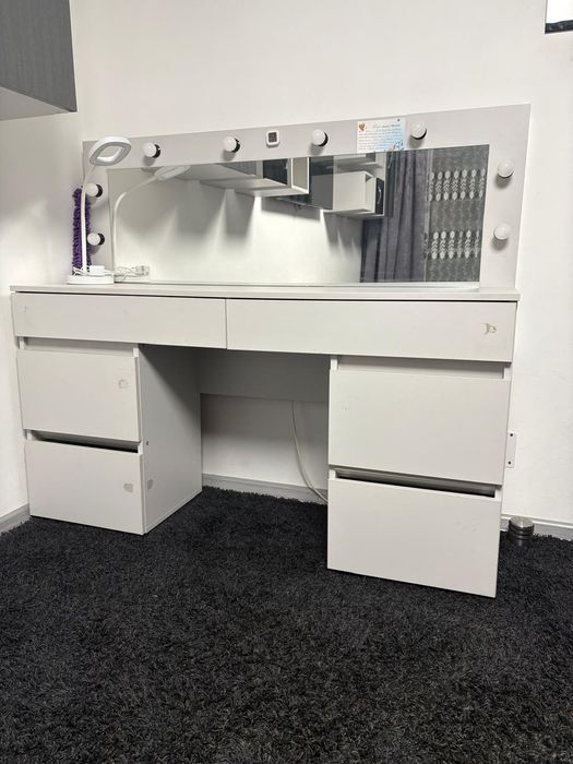 Masa de machiaj noua