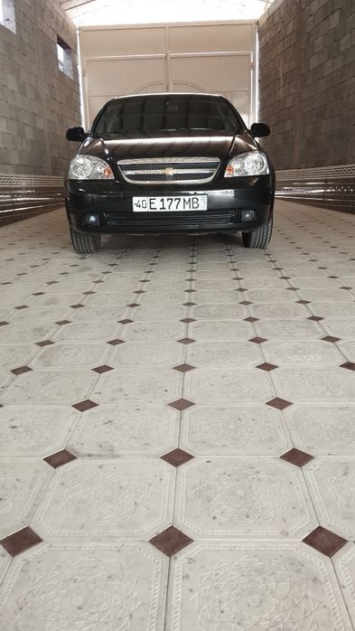 Lasetti qora kraska 80 foyiz suyagi butun