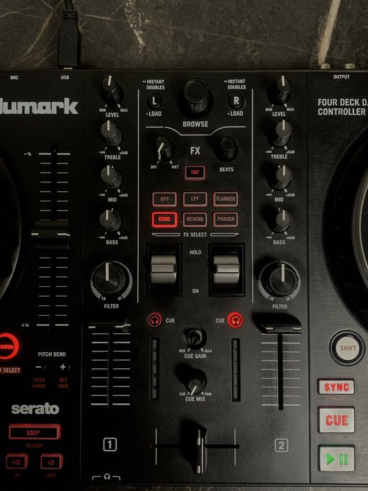 Numark Mixtrack Platinum fx