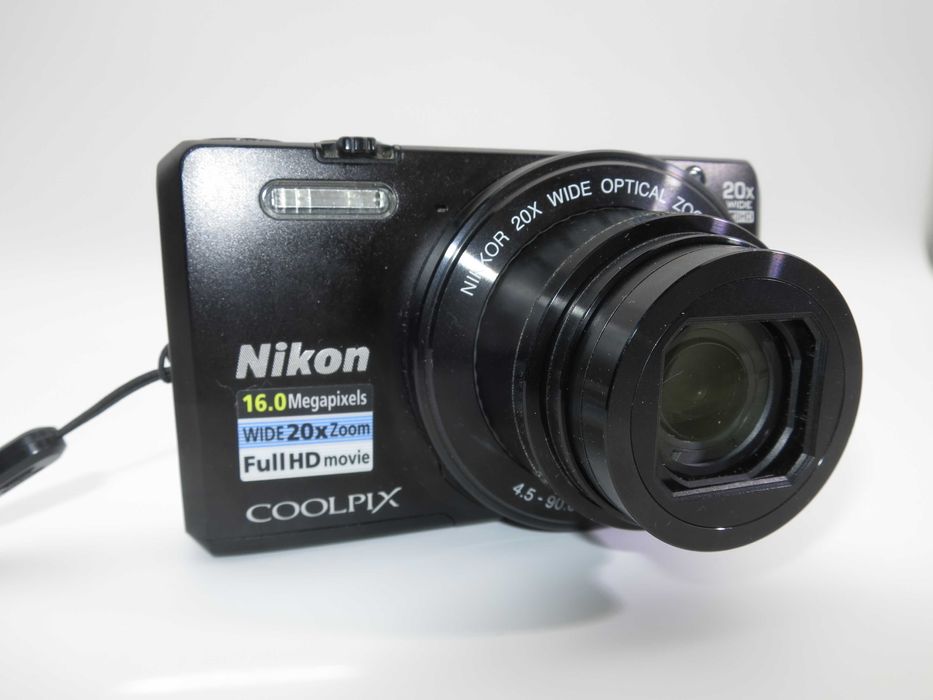Nikon Coolpix S7000 ултра компактен цифров фотоапарат с 20х опичен зум, 16MP, Wi-Fi, Full-HD видео клип, дигитална камера в отлично състояни