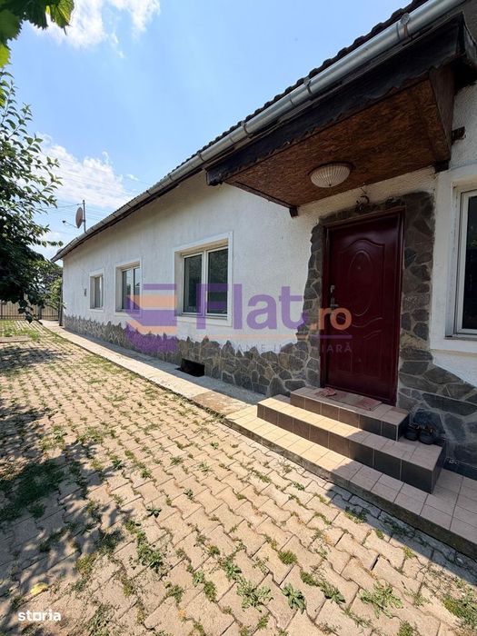 Casă cu teren de 1.651 mp și ieșire la lac Feldioara Pod mansardabil
