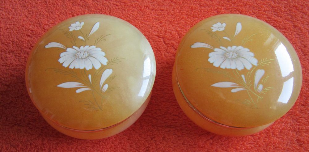cadou rar  Caseta cutie alabastru natural pictat colectie Italia 1970