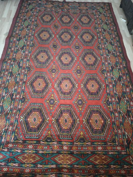 Продам шерстяной ковер .10000тенгер ш