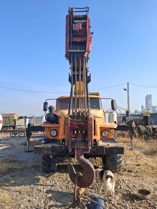 Урал-вездеход кран