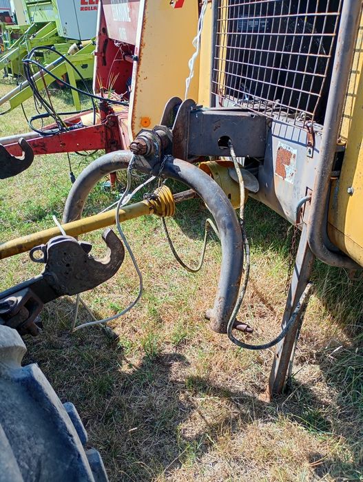 Presă baloți rotunzi mici Rivierre Casalis rc94s Claas