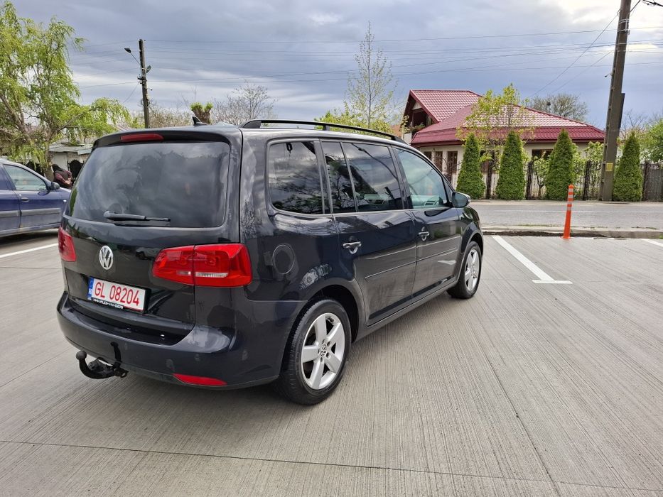 Vând Volkswagen touran 7 locuri Automat 2012