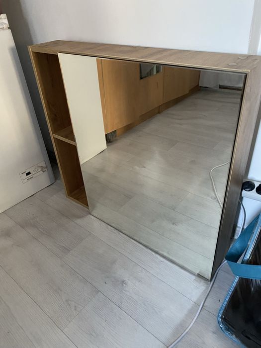 Продам навесной шкаф для ванной