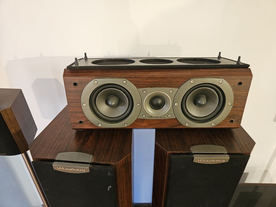 Boxe Wharfedale Vardus VR400 UK  sistem5.1