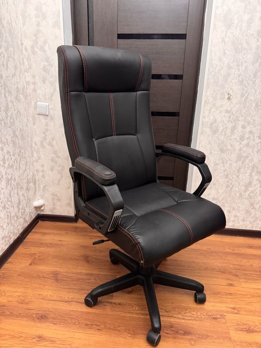 Офисные кресла кожаные