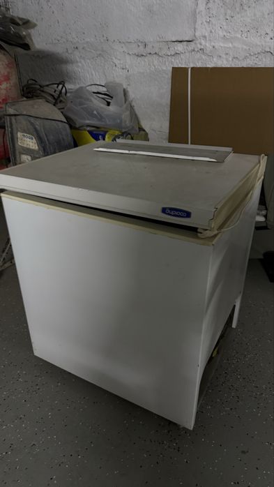 Продам морозильную камеру
