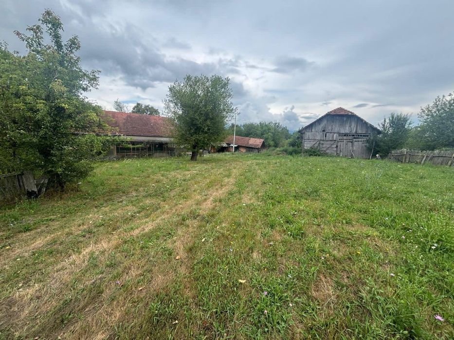 Casa la țara judetul arad ,comuna halmagiu, staul țarmure
