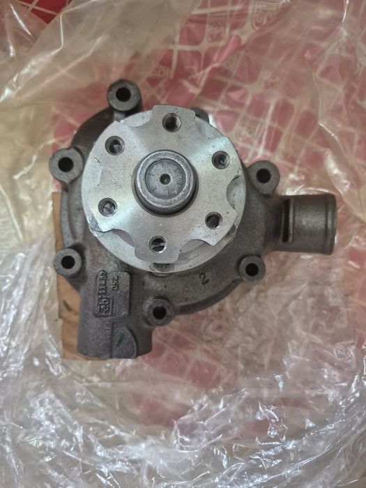 Нассос охолождения мерседес  ом364