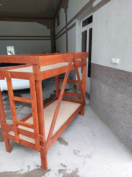2 etajli divancha suroshni sotiladi