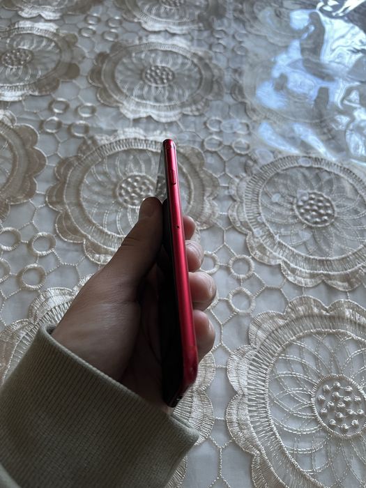 Продам iPhone SE