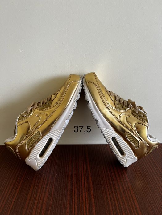 Мъжки калеври за футбол