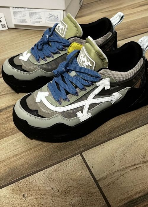 Off -white oddsy