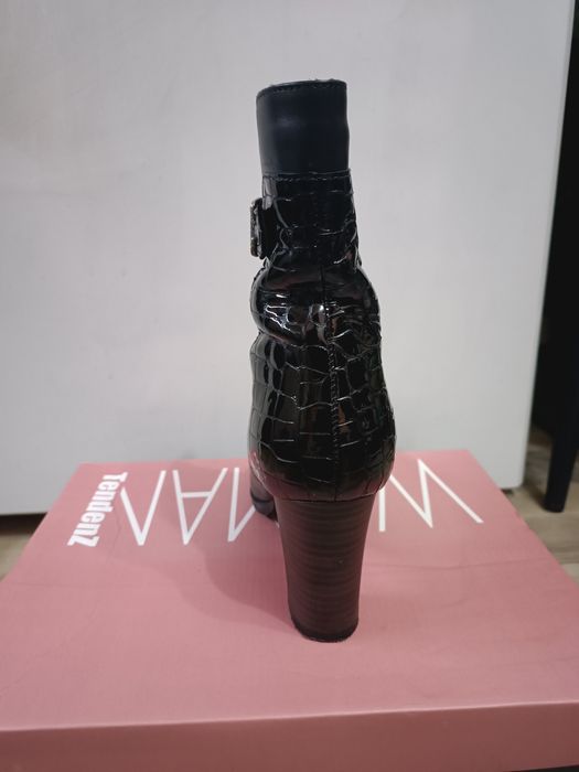 Дамски боти 38 номер два модела