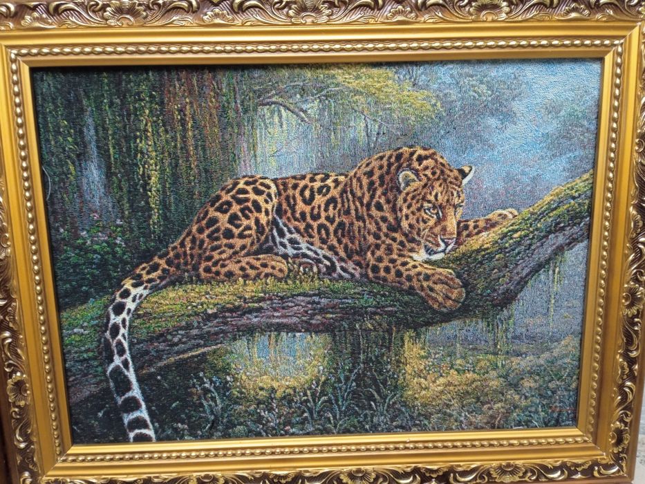 Картины из гобелена.