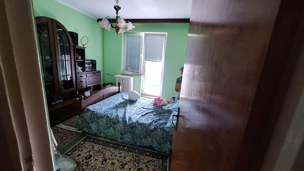 Vând apartament 3 camere zona Titan Auchan