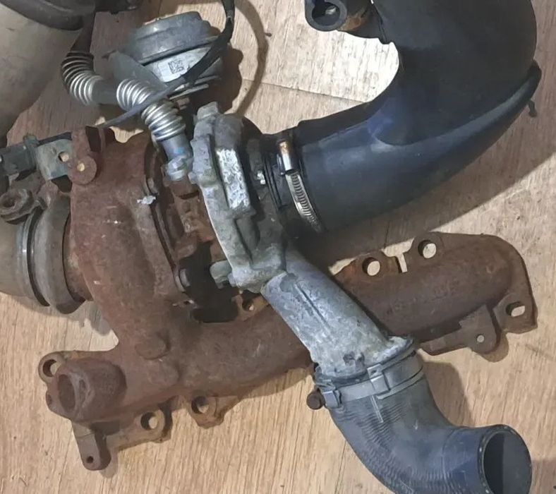 Turbina turbo turbosuflanta cu galerie evacuare in stare foarte buna Originala Saab 9-3 93, Opel Vectra C, Zafira, Zafira C, Astra H, Fiat Croma 1.9cdti Z19DTH 150cp 2002-2010