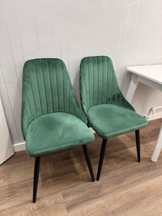 Продам стулья совсем новые