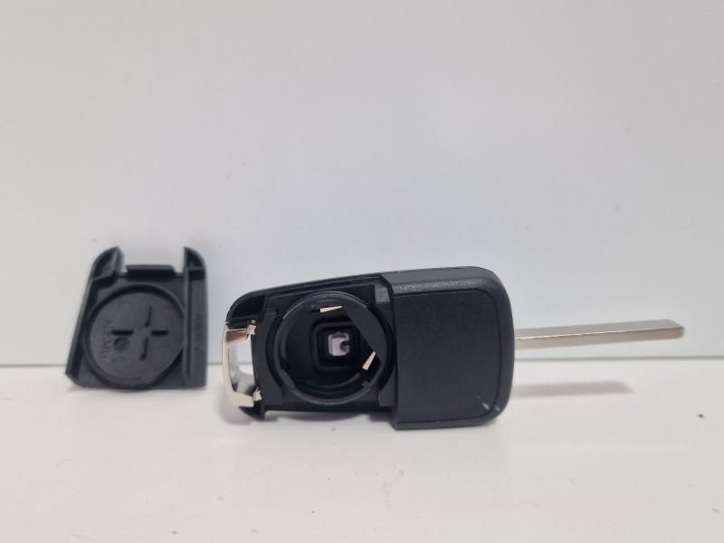 Carcasa cheie tip briceag cu 3 butoane Opel Astra J Facelift
