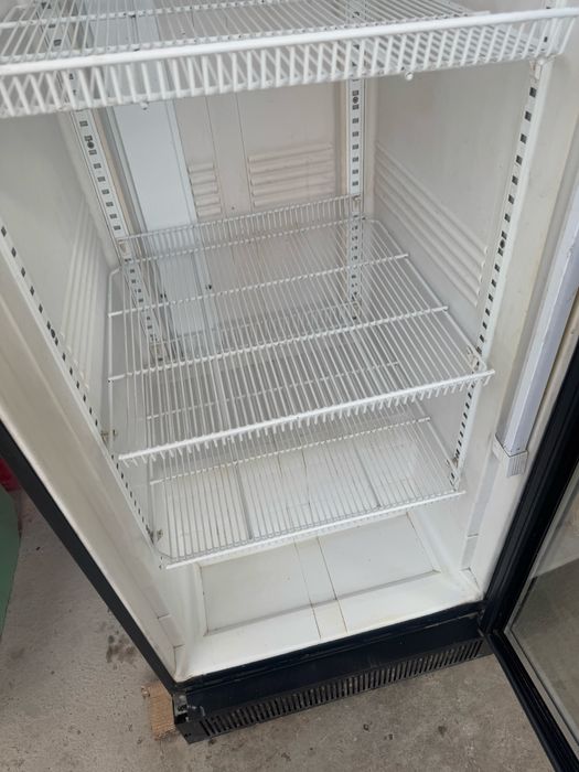 Холодильник продается