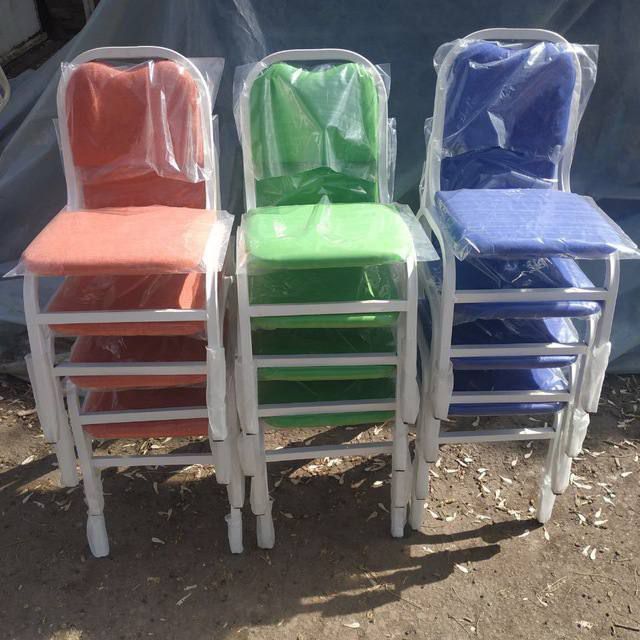 Стулья для посетителей и для активного зала