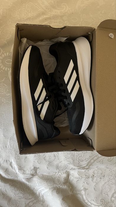 Кроссовки Adidas 39 размер новые,оригинал