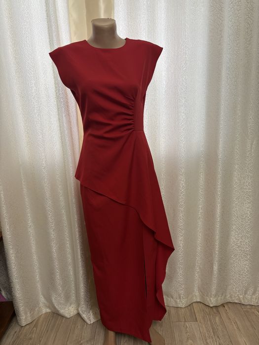 Нарядные платья для девушек