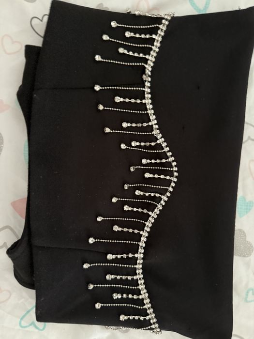 Черен топ с камъни ,,New Yorker“