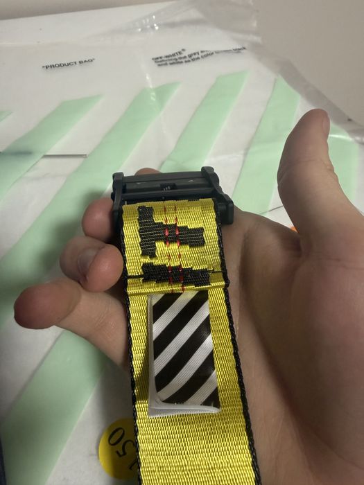 Curea off white