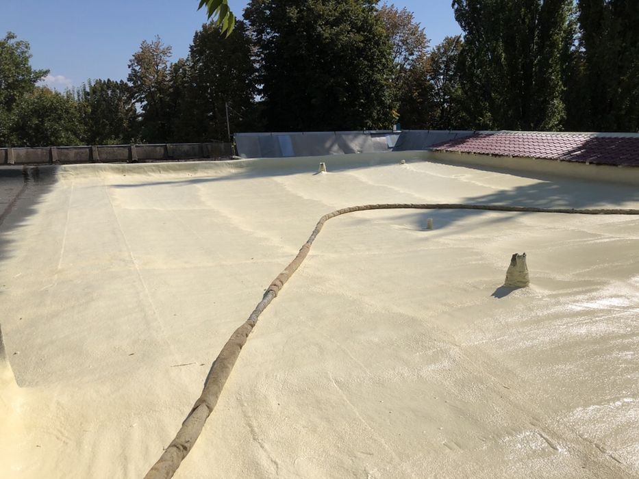 Izolatie spuma poliuretanica Mansarde,Hale,Terase