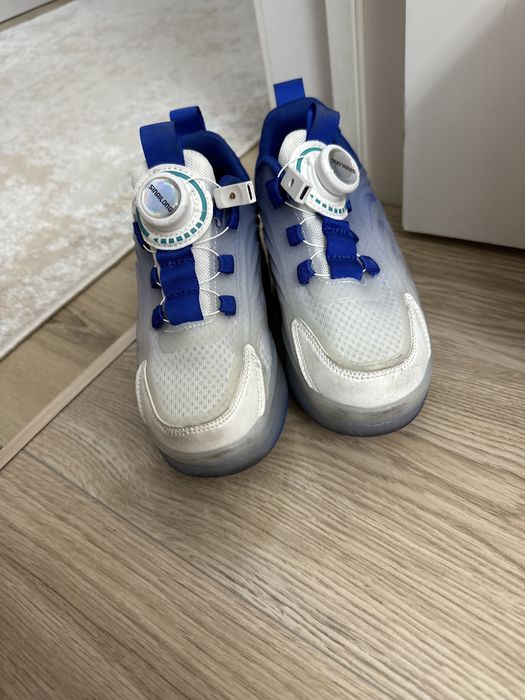 Ролик кроссовка за 25000 тенге