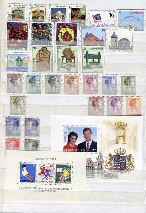 Албум SG A4 с 450 чисти марки (MNH) Сан Марино, Люксембург, Лихтенщайн