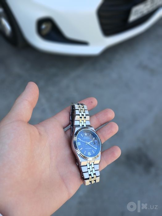 Rolex soat sotiladi