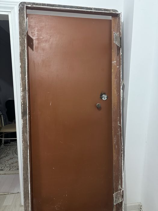 дверь срочно продам